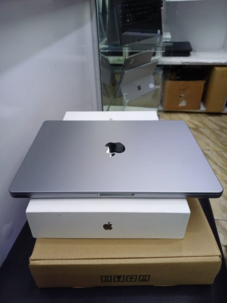 MacBook Pro 14" M3 Pro 3